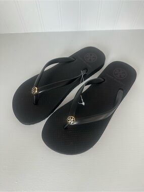 Authentic Tory Burch Black Flip Flop Sandals with Gold Logo Size 7 *NWT*